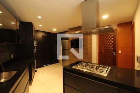 Apartamento à venda com 385m², 5 quartos e 4 vagasCozinha