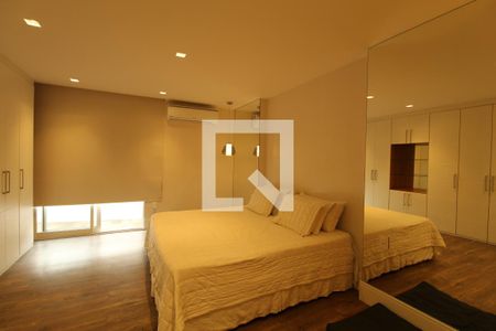 Apartamento à venda com 385m², 5 quartos e 4 vagasSuíte 2