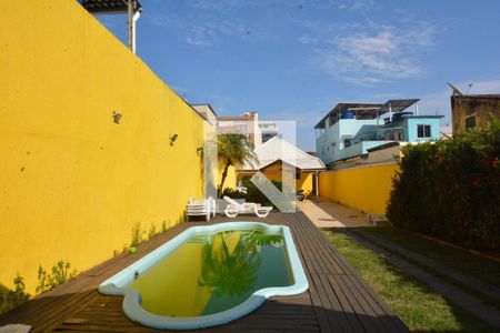 Casa à venda com 448m², 3 quartos e 2 vagasQuintal - Piscina