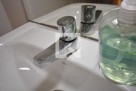 Casa à venda com 448m², 3 quartos e 2 vagasBanheiro 2 da Churrasqueira - Torneira