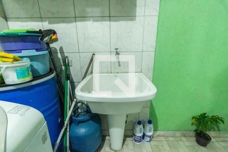 Casa à venda com 100m², 4 quartos e 2 vagas Casa à venda com 100m², 4 quartos e 2 vagasÁrea de Serviço