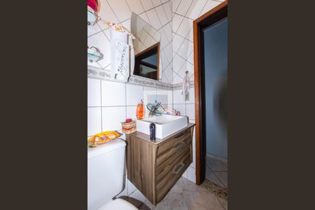 Casa à venda com 100m², 4 quartos e 2 vagas Casa à venda com 100m², 4 quartos e 2 vagasBanheiro