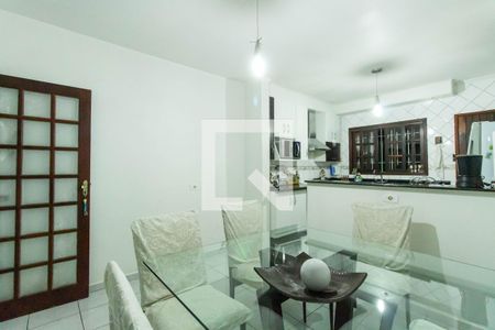 Casa à venda com 100m², 4 quartos e 2 vagas Casa à venda com 100m², 4 quartos e 2 vagasSala de Jantar