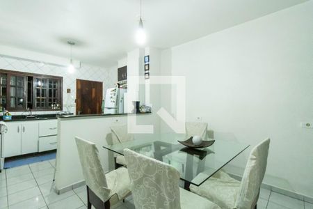 Casa à venda com 100m², 4 quartos e 2 vagas Casa à venda com 100m², 4 quartos e 2 vagasSala de Jantar