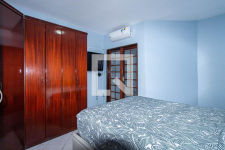 Casa à venda com 100m², 4 quartos e 2 vagas Casa à venda com 100m², 4 quartos e 2 vagasQuarto 3