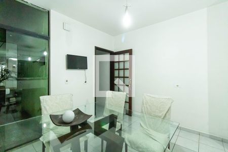 Casa à venda com 100m², 4 quartos e 2 vagas Casa à venda com 100m², 4 quartos e 2 vagasSala de Jantar