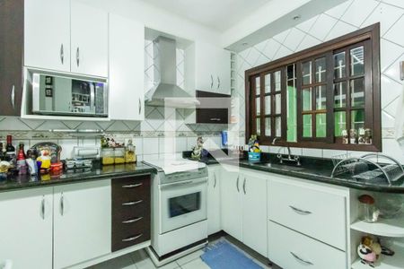 Casa à venda com 100m², 4 quartos e 2 vagas Casa à venda com 100m², 4 quartos e 2 vagasCozinha