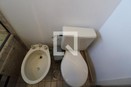 Apartamento à venda com 70m², 1 quarto e 2 vagasBanheiro da Suíte