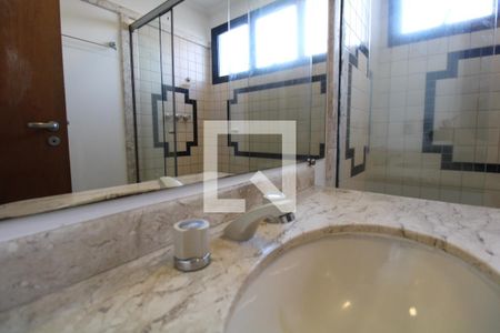 Apartamento à venda com 70m², 1 quarto e 2 vagasBanheiro da Suíte