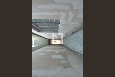 Casa à venda com 222m², 3 quartos e 2 vagas Casa à venda com 222m², 3 quartos e 2 vagasCorredor Lateral