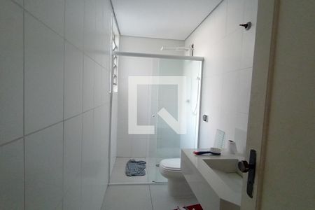 Casa à venda com 222m², 3 quartos e 2 vagas Casa à venda com 222m², 3 quartos e 2 vagasBanheiro 2
