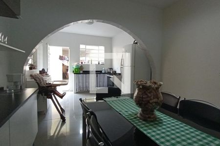 Casa à venda com 222m², 3 quartos e 2 vagas Casa à venda com 222m², 3 quartos e 2 vagasCozinha