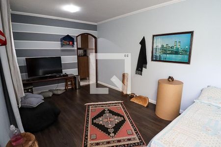 Casa à venda com 310m², 6 quartos e 3 vagas Casa à venda com 310m², 6 quartos e 3 vagasEdícula - Quarto