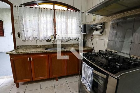 Casa à venda com 310m², 6 quartos e 3 vagas Casa à venda com 310m², 6 quartos e 3 vagasCozinha