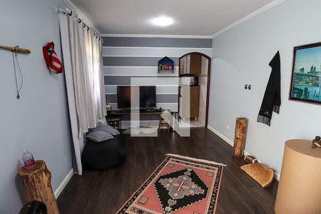 Casa à venda com 310m², 6 quartos e 3 vagas Casa à venda com 310m², 6 quartos e 3 vagasEdícula - Quarto