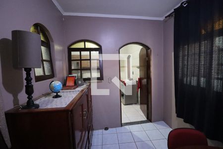 Casa à venda com 310m², 6 quartos e 3 vagas Casa à venda com 310m², 6 quartos e 3 vagasEdícula - Sala