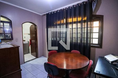 Casa à venda com 310m², 6 quartos e 3 vagas Casa à venda com 310m², 6 quartos e 3 vagasEdícula - Sala