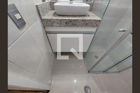 Casa de condomínio para alugar com 132m², 3 quartos e 2 vagasBanheiro 2