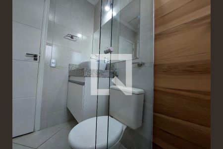 Casa de condomínio para alugar com 132m², 3 quartos e 2 vagasBanheiro 1