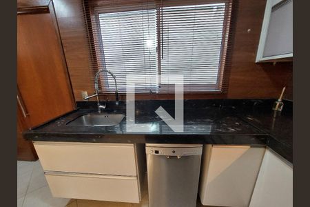 Casa de condomínio para alugar com 132m², 3 quartos e 2 vagasCozinha