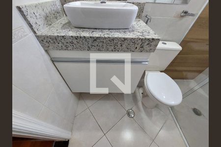 Casa de condomínio para alugar com 132m², 3 quartos e 2 vagasBanheiro 1