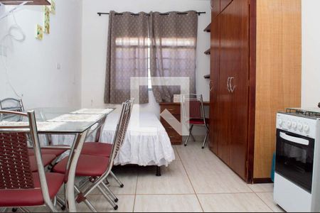 Quarto de casa para alugar com 1 quarto, 15m² em Brasil, Uberlândia