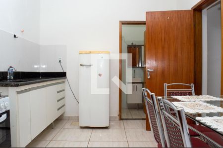 Cozinha de casa para alugar com 1 quarto, 15m² em Brasil, Uberlândia