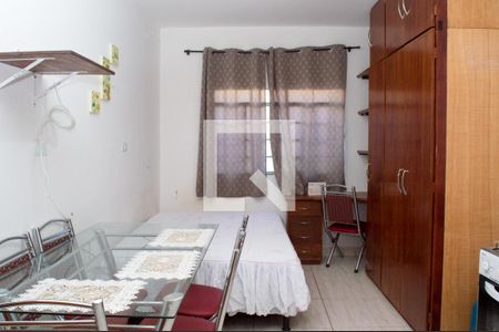 Quarto de casa para alugar com 1 quarto, 15m² em Brasil, Uberlândia