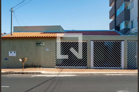 Casa para alugar com 15m², 1 quarto e 2 vagas Casa para alugar com 15m², 1 quarto e 2 vagasFachada