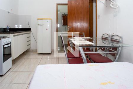 Cozinha de casa para alugar com 1 quarto, 15m² em Brasil, Uberlândia