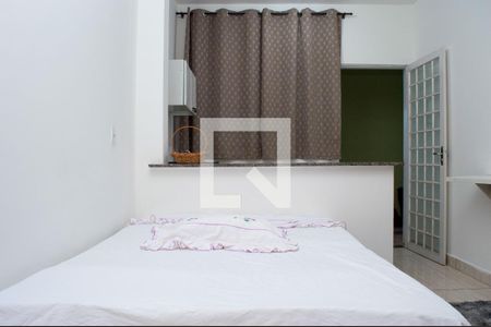 Quarto de kitnet/studio para alugar com 1 quarto, 15m² em Brasil, Uberlândia