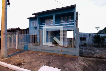 Casa à venda com 270m², 3 quartos e 2 vagas Casa à venda com 270m², 3 quartos e 2 vagasfachada