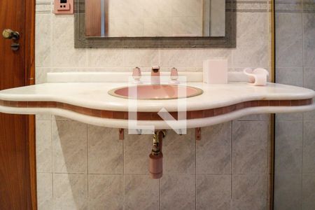 Casa à venda com 270m², 3 quartos e 2 vagas Casa à venda com 270m², 3 quartos e 2 vagasBanheiro da Suíte 3