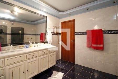 Casa à venda com 270m², 3 quartos e 2 vagas Casa à venda com 270m², 3 quartos e 2 vagasBanheiro da Suíte 4
