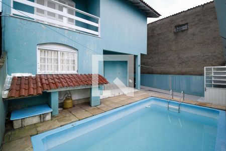 Casa à venda com 270m², 3 quartos e 2 vagas Casa à venda com 270m², 3 quartos e 2 vagasQuintal