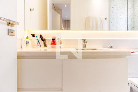 Casa à venda com 310m², 5 quartos e 2 vagasBanheiro Suíte 1