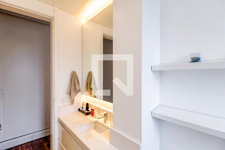 Casa à venda com 310m², 5 quartos e 2 vagasBanheiro Suíte 3