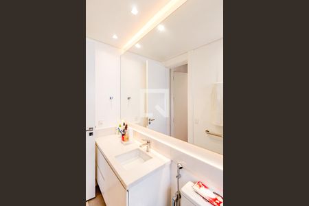 Casa à venda com 310m², 5 quartos e 2 vagasBanheiro Suíte 1