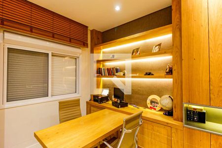 Casa à venda com 310m², 5 quartos e 2 vagasEscritório