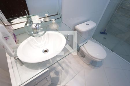 Casa à venda com 200m², 3 quartos e 2 vagasBanheiro