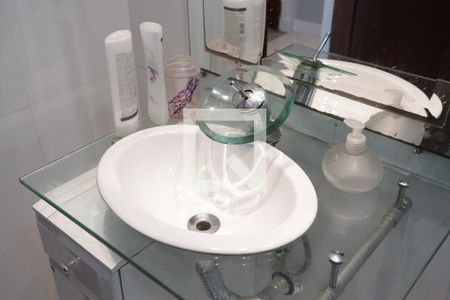 Casa à venda com 200m², 3 quartos e 2 vagasBanheiro