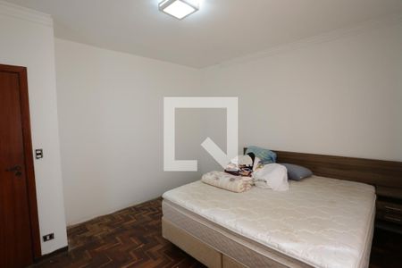 Casa à venda com 200m², 3 quartos e 2 vagasSuíte