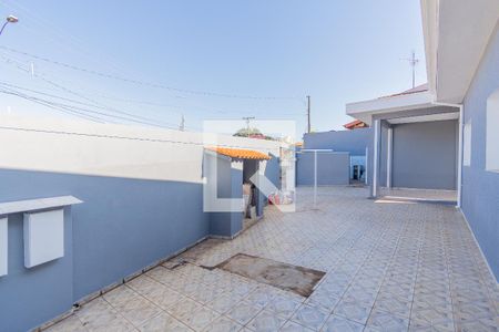 Casa à venda com 250m², 4 quartos e 3 vagas Casa à venda com 250m², 4 quartos e 3 vagasGaragem