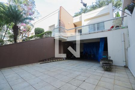 Casa à venda com 220m², 3 quartos e 6 vagasGaragem
