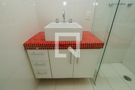 Casa à venda com 220m², 3 quartos e 6 vagasBanheiro do Quarto 1