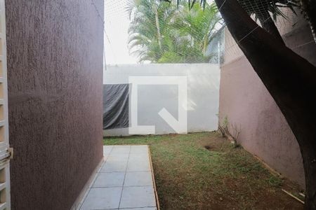 Casa à venda com 220m², 3 quartos e 6 vagasQuintal