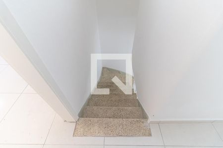 Escada de casa para alugar com 3 quartos, 105m² em Vila Gumercindo, São Paulo