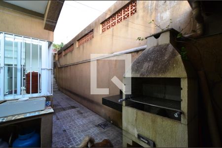 Casa à venda com 253m², 3 quartos e 4 vagasQuintal