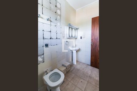 Casa à venda com 417m², 3 quartos e 3 vagasBanheiro da suíte 2