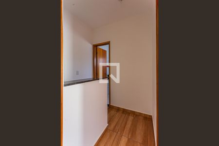 Hall Dormitórios de casa à venda com 2 quartos, 81m² em Vila Helena, Santo André